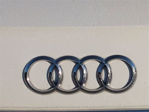 Used 2021 Audi Q5 Premium image 12