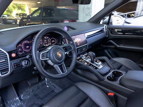 Certified 2021 Porsche Cayenne AWD/4WD image 4
