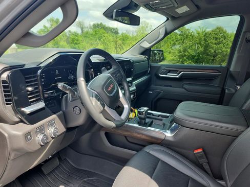 Certified 2025 GMC Sierra 1500 SLT w/ SLT Premium Package image 16