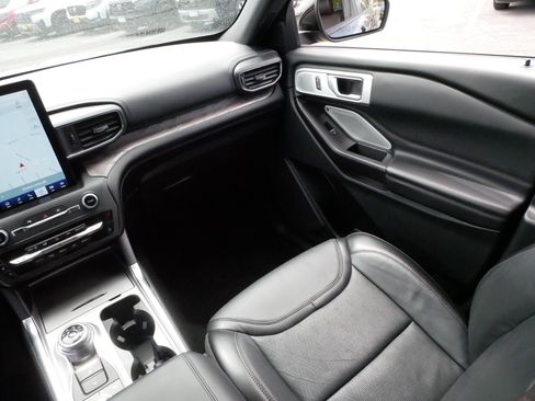 Used 2020 Ford Explorer Platinum w/ Premium Technology Package AWD/4WD image 11