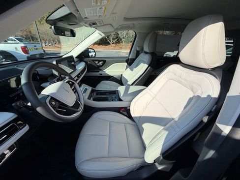 New 2026 Lincoln Aviator Reserve w/ Jet Appearance Package image 15