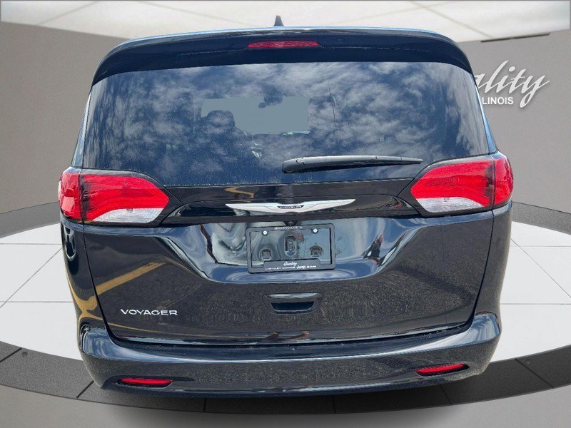 Used 2023 Chrysler Voyager LX FWD image 5