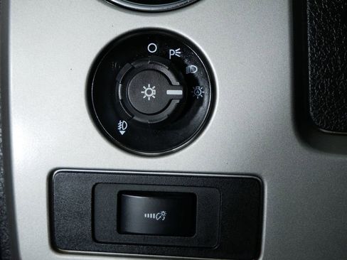 Used 2014 Ford F150 Lariat w/ Lariat Chrome Package image 18