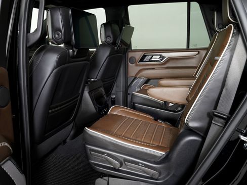 Used 2026 GMC Yukon Denali Ultimate AWD/4WD image 14