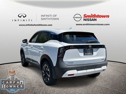 Used 2025 Nissan Kicks SV AWD/4WD image 9