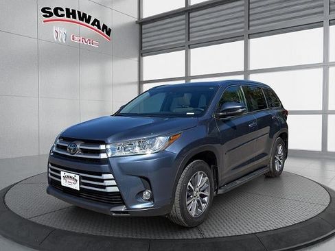 Used 2019 Toyota Highlander XLE AWD/4WD image 8