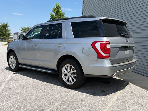 Used 2021 Ford Expedition XLT RWD image 3