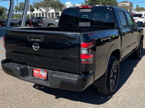 New 2026 Nissan Frontier SV w/ Tow Package AWD/4WD image 8