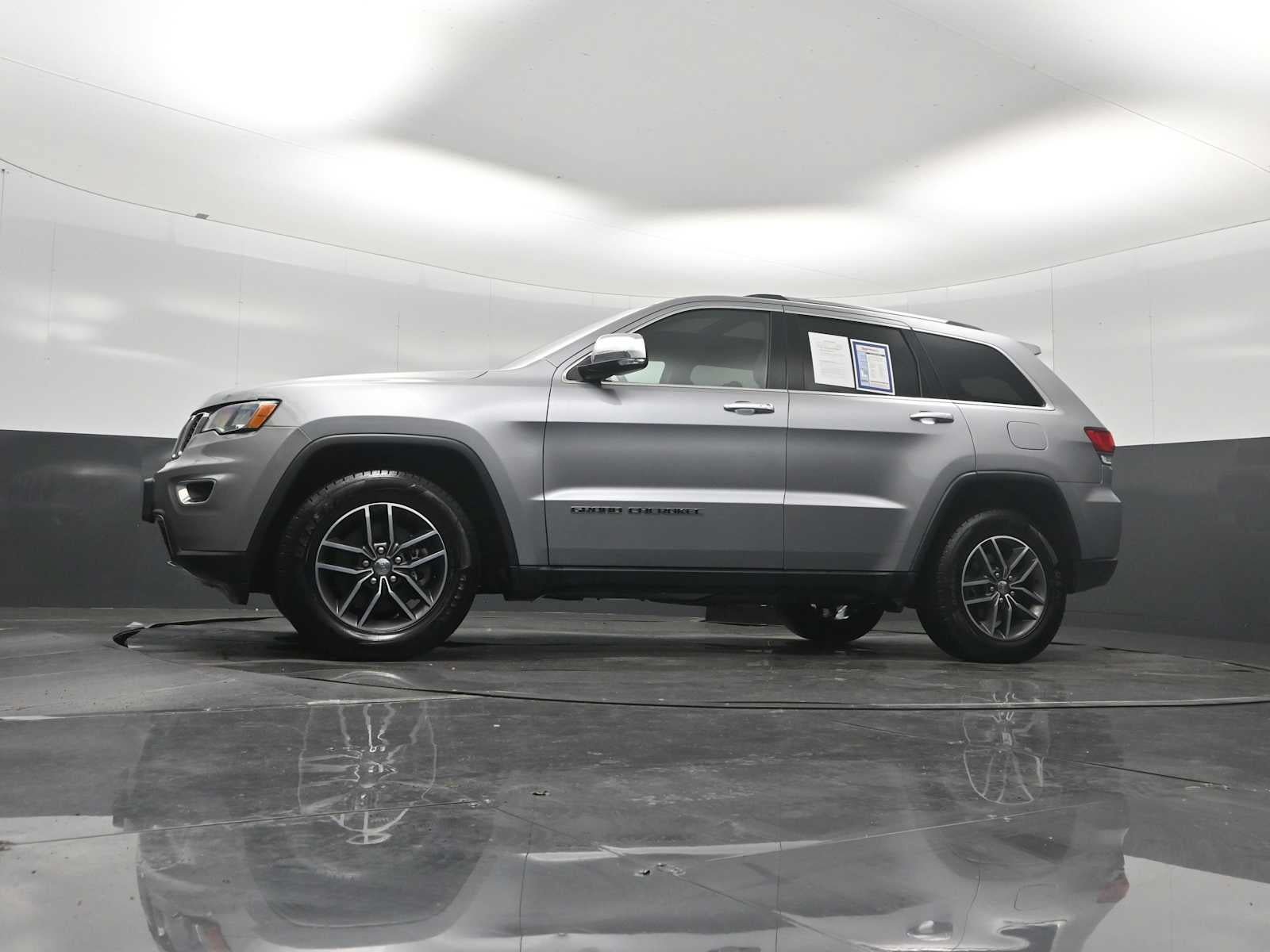 Used 2021 Jeep Grand Cherokee Limited w/ Luxury Group II AWD/4WD image 28