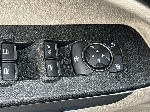 Used 2021 Ford EcoSport Titanium image 11