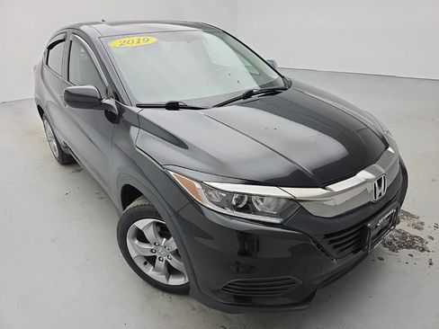 Used 2019 Honda HR-V LX image 3