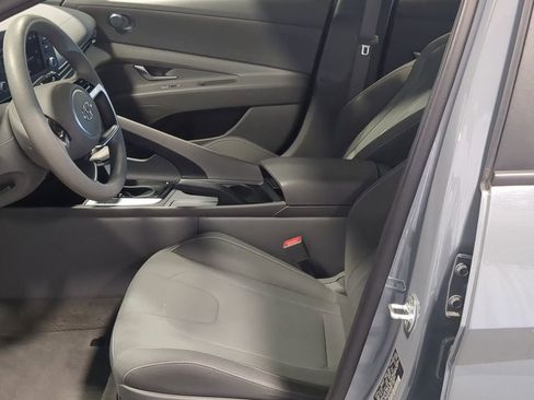 Used 2021 Hyundai Elantra SEL FWD image 19