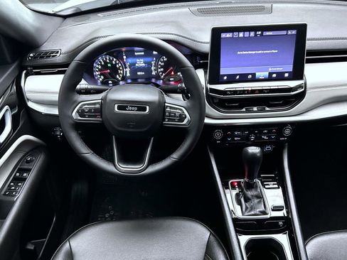 Used 2024 Jeep Compass Limited image 14