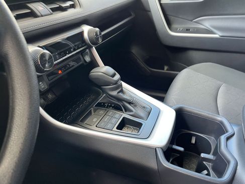 Used 2025 Toyota RAV4 XLE image 41