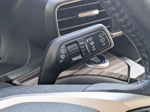 Used 2022 Ford Explorer Limited w/ Equipment Group 301A AWD/4WD image 28