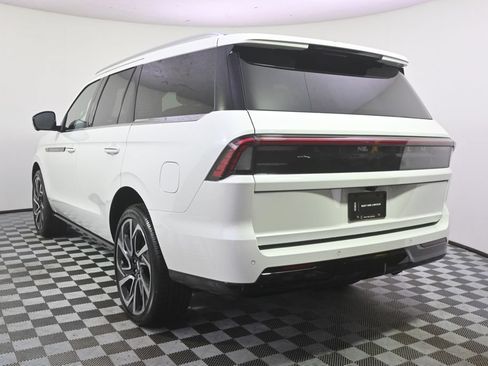 Used 2026 Lincoln Navigator Black Label AWD/4WD image 4