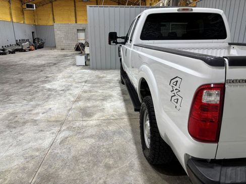 Used 2016 Ford F250 XL w/ Power Equipment Group AWD/4WD image 9