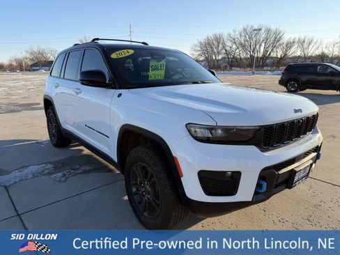 Used 2024 Jeep Grand Cherokee Trailhawk image 6