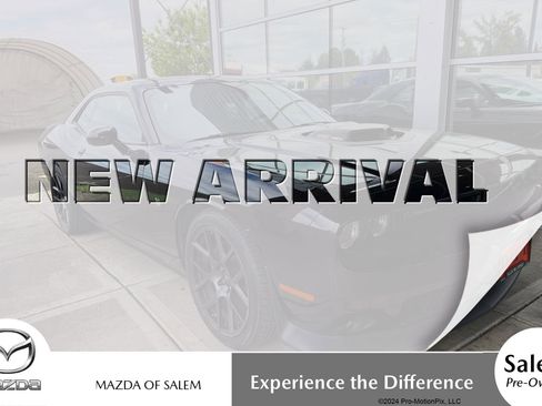 Used 2017 Dodge Challenger R/T Scat Pack RWD image 1