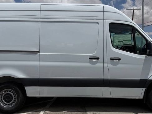 Used 2026 Mercedes-Benz Sprinter 2500 image 5