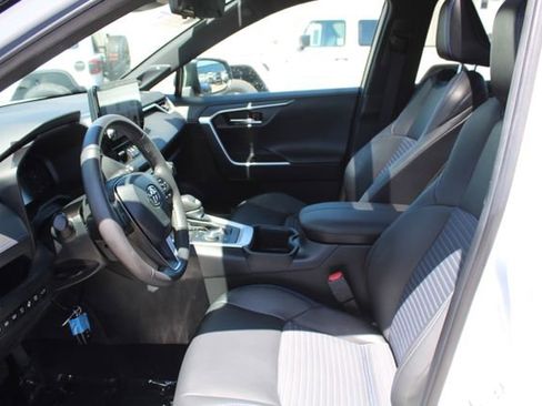 Used 2023 Toyota RAV4 XSE AWD/4WD image 32