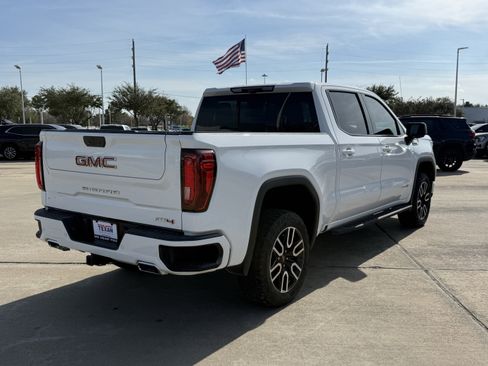 Used 2022 GMC Sierra 1500 AT4 w/ AT4 Premium Package image 5