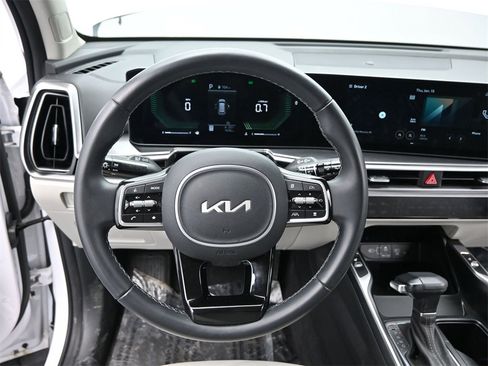 Certified 2025 Kia Sorento S image 35