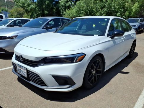 Used 2024 Honda Civic Sport image 1