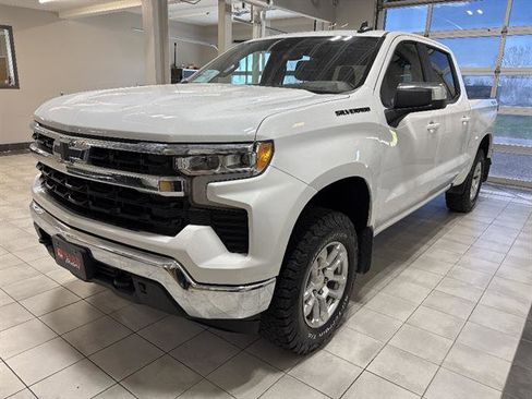 Used 2022 Chevrolet Silverado 1500 LT w/ Leather Package AWD/4WD image 1