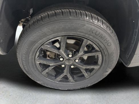 Used 2024 Jeep Grand Cherokee Altitude image 29