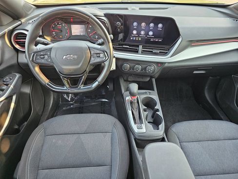 Used 2024 Chevrolet Trax RS w/ Driver Confidence Package FWD image 22