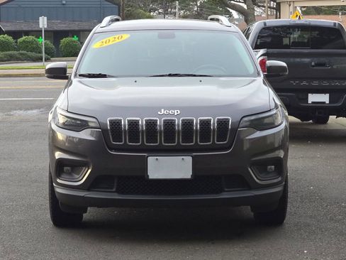 Used 2020 Jeep Cherokee Latitude Plus w/ Cold Weather Group image 8