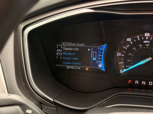 Used 2019 Ford Fusion SE FWD image 29
