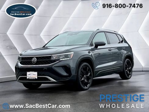 Used 2022 Volkswagen Taos SE image 1