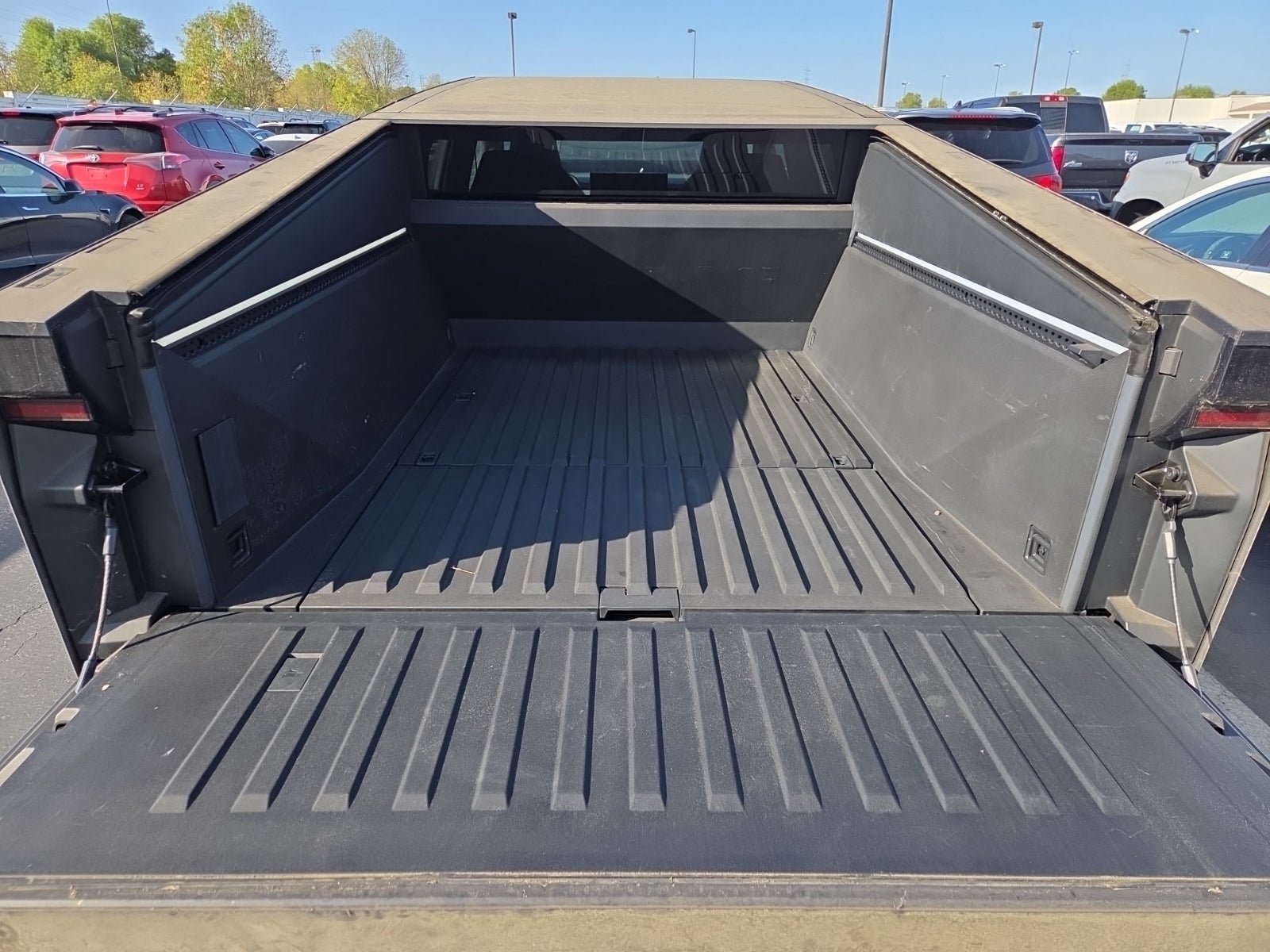 Used 2024 Tesla Cybertruck AWD Crew Cab image 3