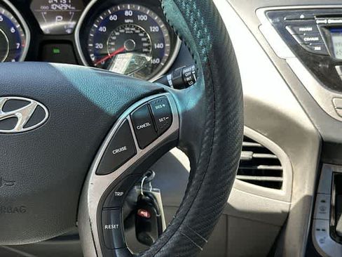Used 2013 Hyundai Elantra Limited FWD image 10