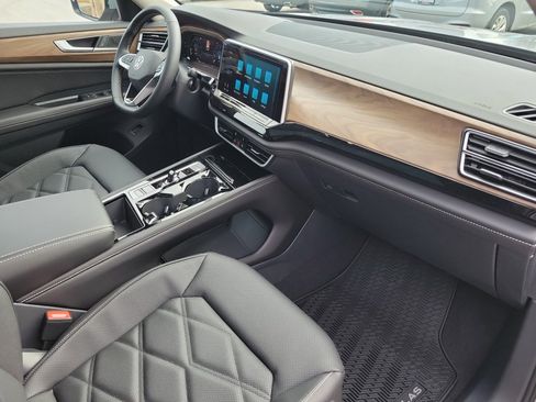 New 2026 Volkswagen Atlas SE image 28