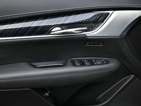 Used 2024 Cadillac XT6 Premium Luxury w/ Technology Package image 14