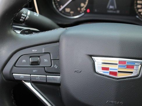 Used 2023 Cadillac XT6 Luxury image 34