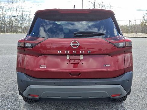 Used 2023 Nissan Rogue S image 9