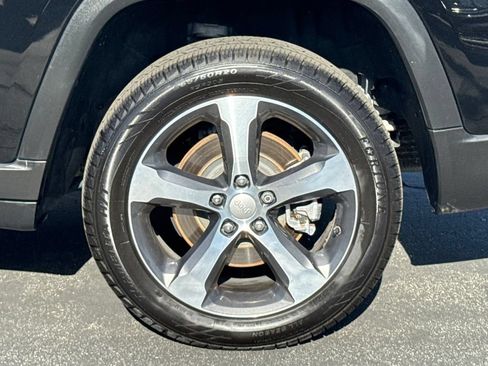 Used 2023 Jeep Grand Cherokee L Limited w/ Trailer Tow Group (B) AWD/4WD image 18