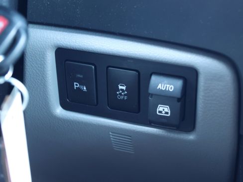 Used 2018 Toyota Sequoia Platinum image 23