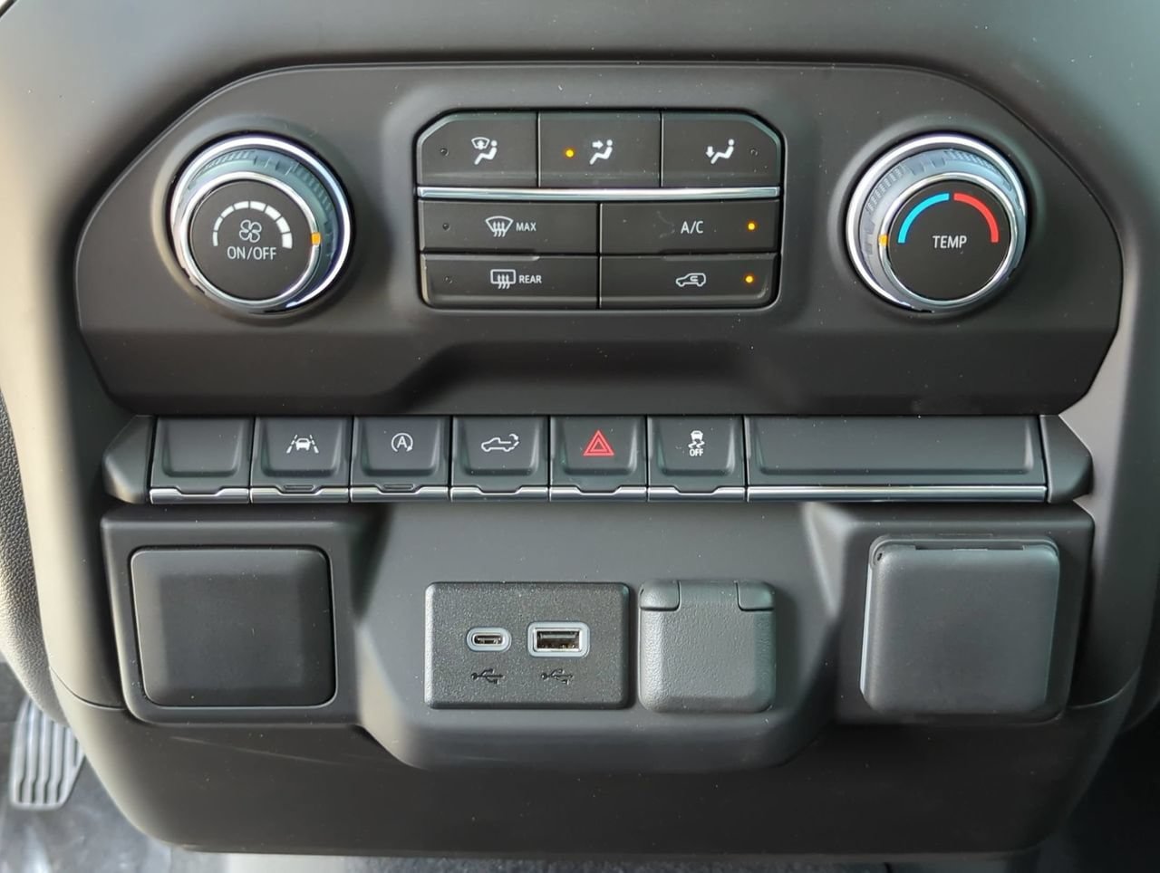 Used 2026 Chevrolet Silverado 1500 Custom AWD/4WD image 17