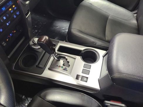 Used 2017 Toyota 4Runner Limited AWD/4WD image 30
