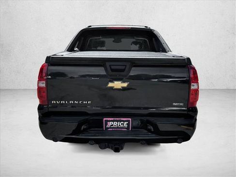 Used 2011 Chevrolet Avalanche LTZ AWD/4WD image 6