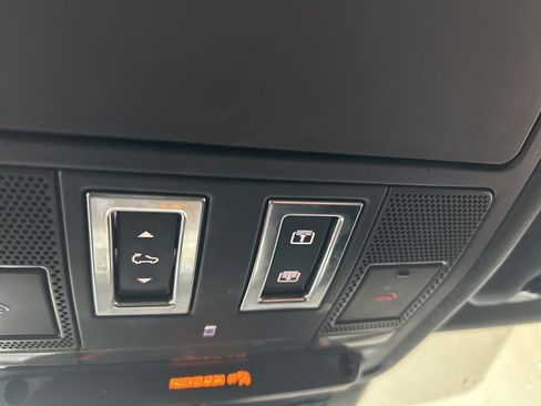 Used 2023 Jaguar F-PACE S image 11