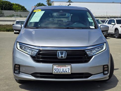 Used 2021 Honda Odyssey Touring image 2