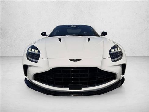 Used 2025 Aston Martin V8 Vantage Coupe RWD image 9