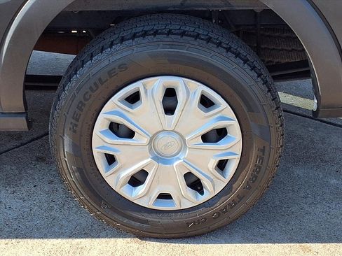 Used 2023 Ford Transit 350 XLT image 31