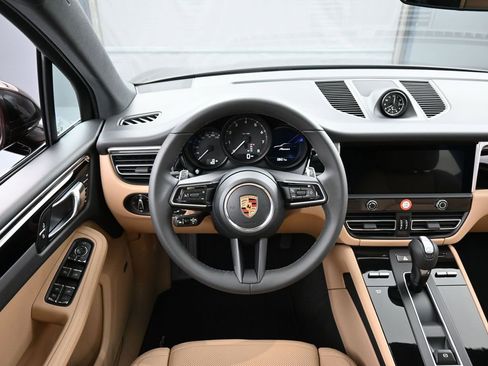 New 2026 Porsche Macan image 17